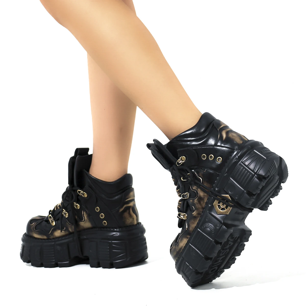 Popular Slip-On Motorcycle Style Layered Wear-Resistant Retro Spanish Short Boots Dark Metal Punk for Men and Women