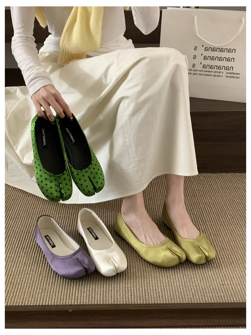 2026 Fashion Tabi Ninja Shoes Woman Flats Ballet Split Toe Ballerinas Ladies Round Heeled Loafers Tacones Female Moccasins Mujer