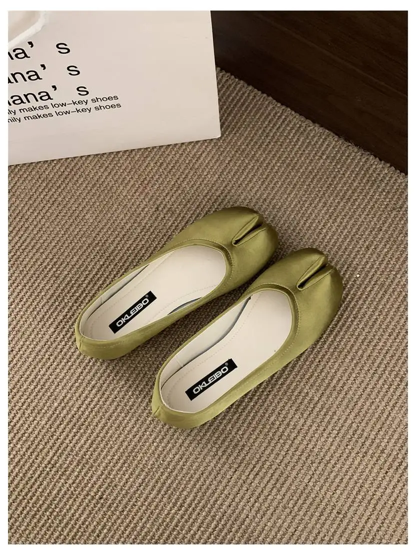 2026 Fashion Tabi Ninja Shoes Woman Flats Ballet Split Toe Ballerinas Ladies Round Heeled Loafers Tacones Female Moccasins Mujer