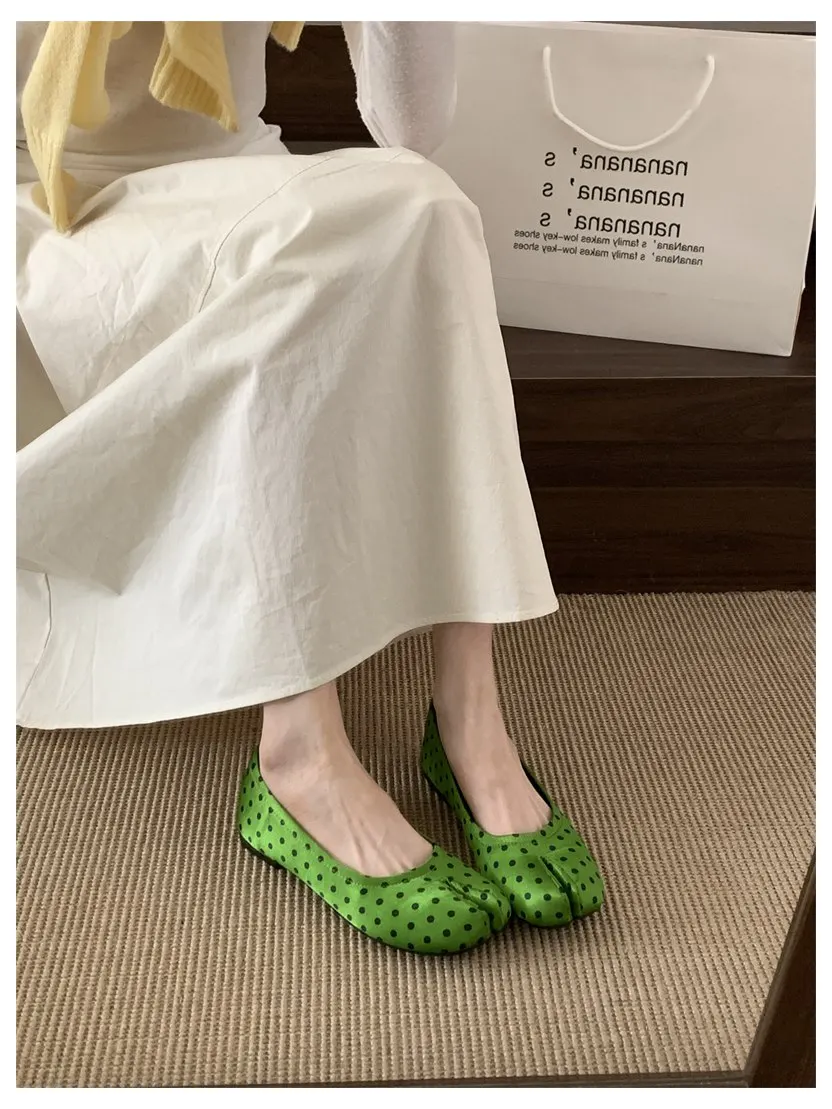 2026 Fashion Tabi Ninja Shoes Woman Flats Ballet Split Toe Ballerinas Ladies Round Heeled Loafers Tacones Female Moccasins Mujer