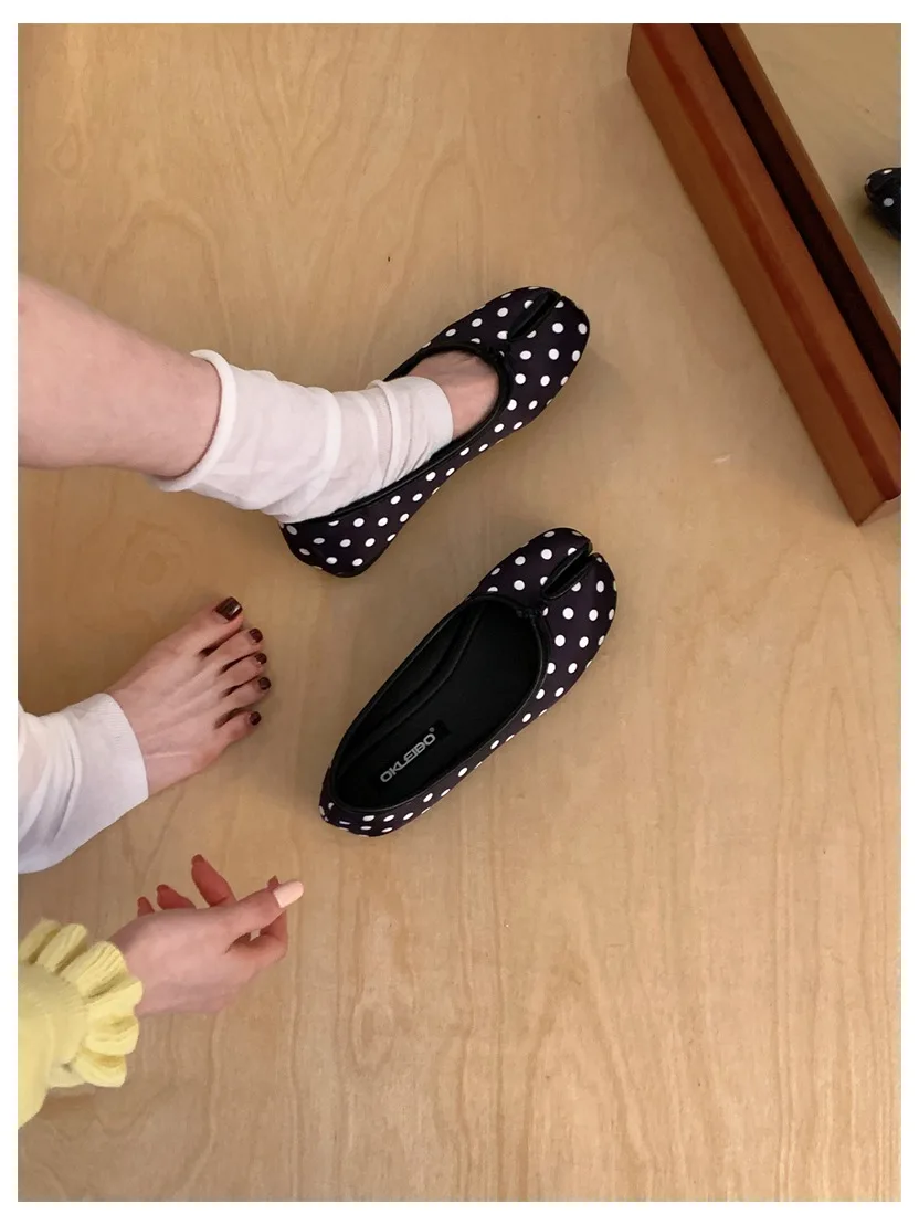 2026 Fashion Tabi Ninja Shoes Woman Flats Ballet Split Toe Ballerinas Ladies Round Heeled Loafers Tacones Female Moccasins Mujer