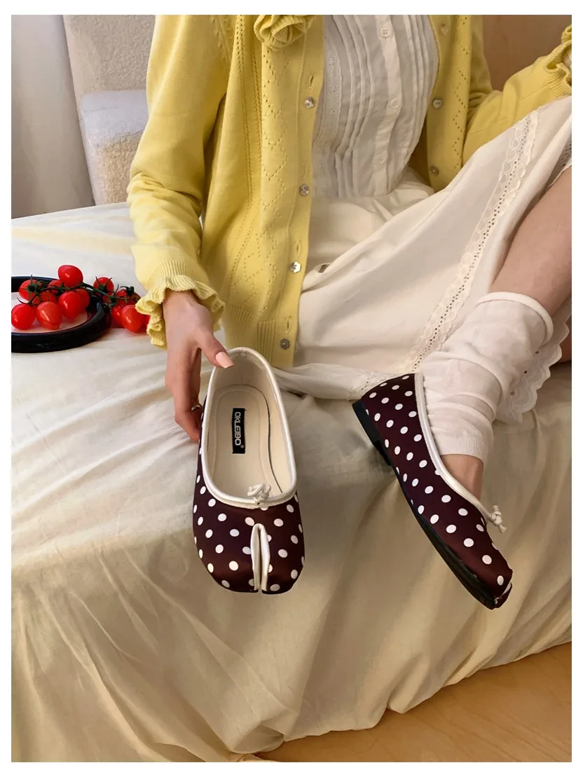 2026 Fashion Tabi Ninja Shoes Woman Flats Ballet Split Toe Ballerinas Ladies Round Heeled Loafers Tacones Female Moccasins Mujer