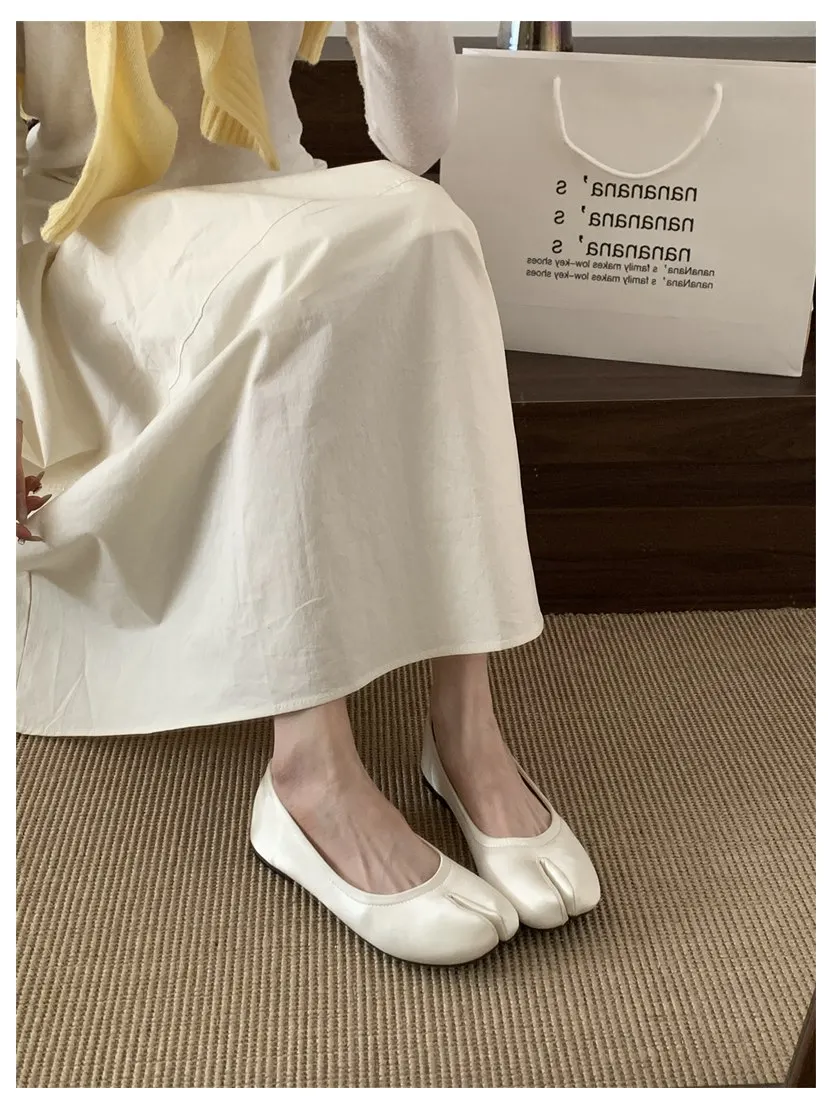 2026 Fashion Tabi Ninja Shoes Woman Flats Ballet Split Toe Ballerinas Ladies Round Heeled Loafers Tacones Female Moccasins Mujer