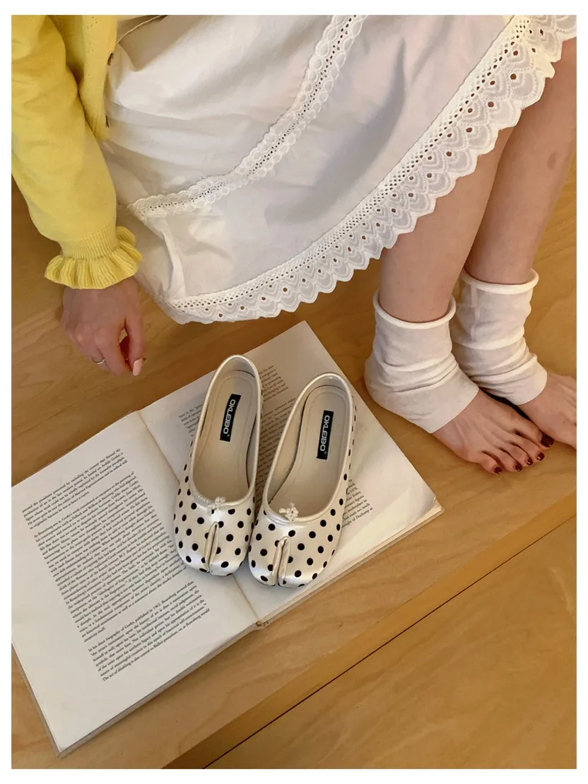 2026 Fashion Tabi Ninja Shoes Woman Flats Ballet Split Toe Ballerinas Ladies Round Heeled Loafers Tacones Female Moccasins Mujer