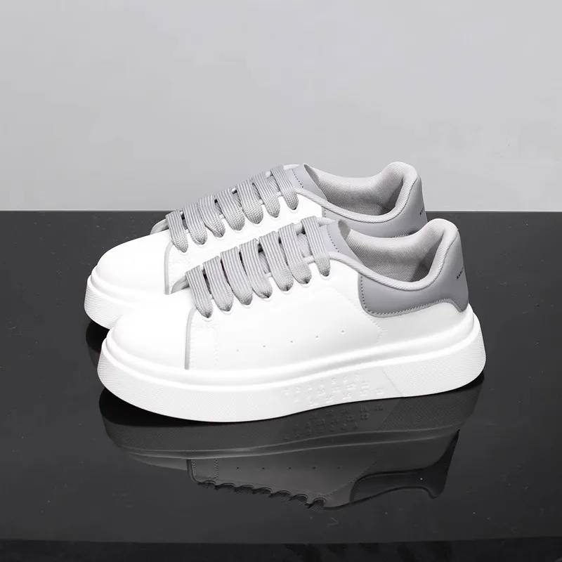 Fashion Men Skateboarding shoes Casual Sport Shoes Platform Sneakers Outdoor Breathable White Running Shoes Women Tennis Shoes