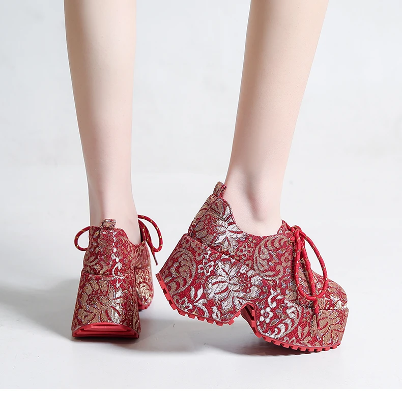 2026 New Ethnic Embroidery Single Shoes Red Ethnic Style Banquet Shoes Luxury Thick Soled Women's Height Increasing Shoes