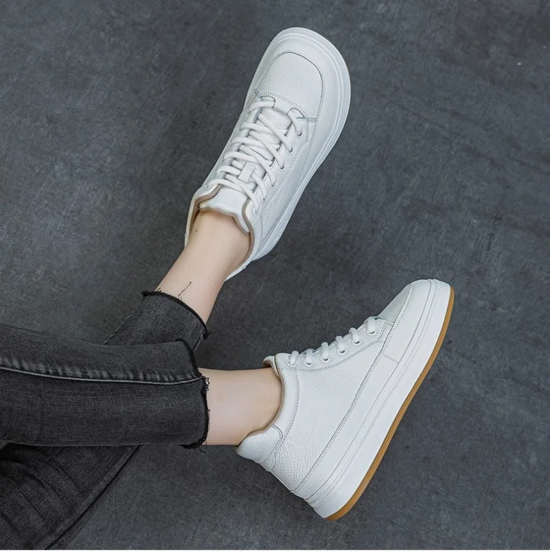 DRKANOL Fashion Women High Top Board Shoes Concise Solid Color Genuine Cow Leather Flat Shoes Autumn Winter Warm Casual Sneakers