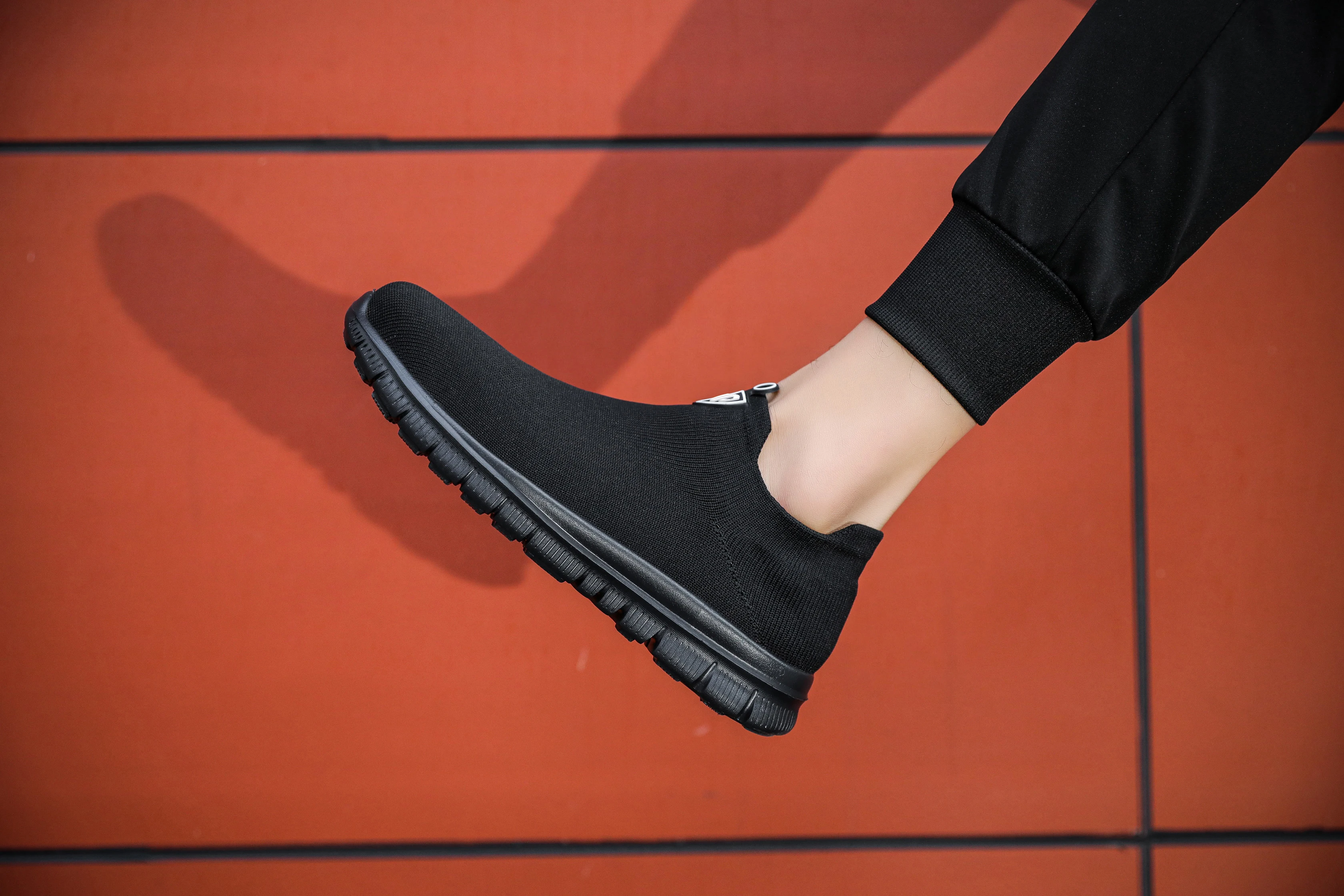LARNMERN Safety Shoes for Men Steel Toe Slip Resistant Footwear Lightweight Breathable Women Work Sneakers