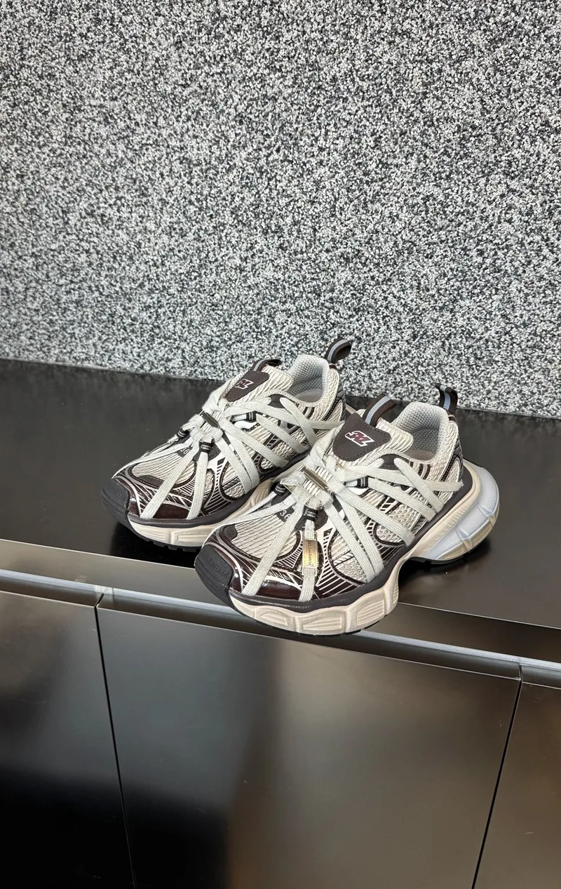 2026 Ins Super Fire Strap Small Flytail Breathable Casual Sneakers Metallic Platform Women's Tide Dad Shoes Men