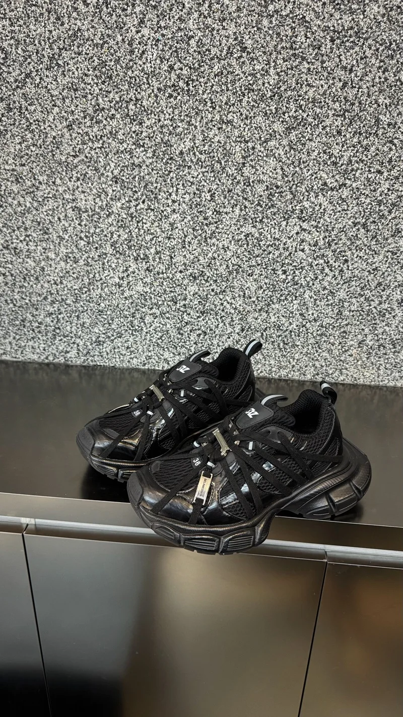 2026 Ins Super Fire Strap Small Flytail Breathable Casual Sneakers Metallic Platform Women's Tide Dad Shoes Men