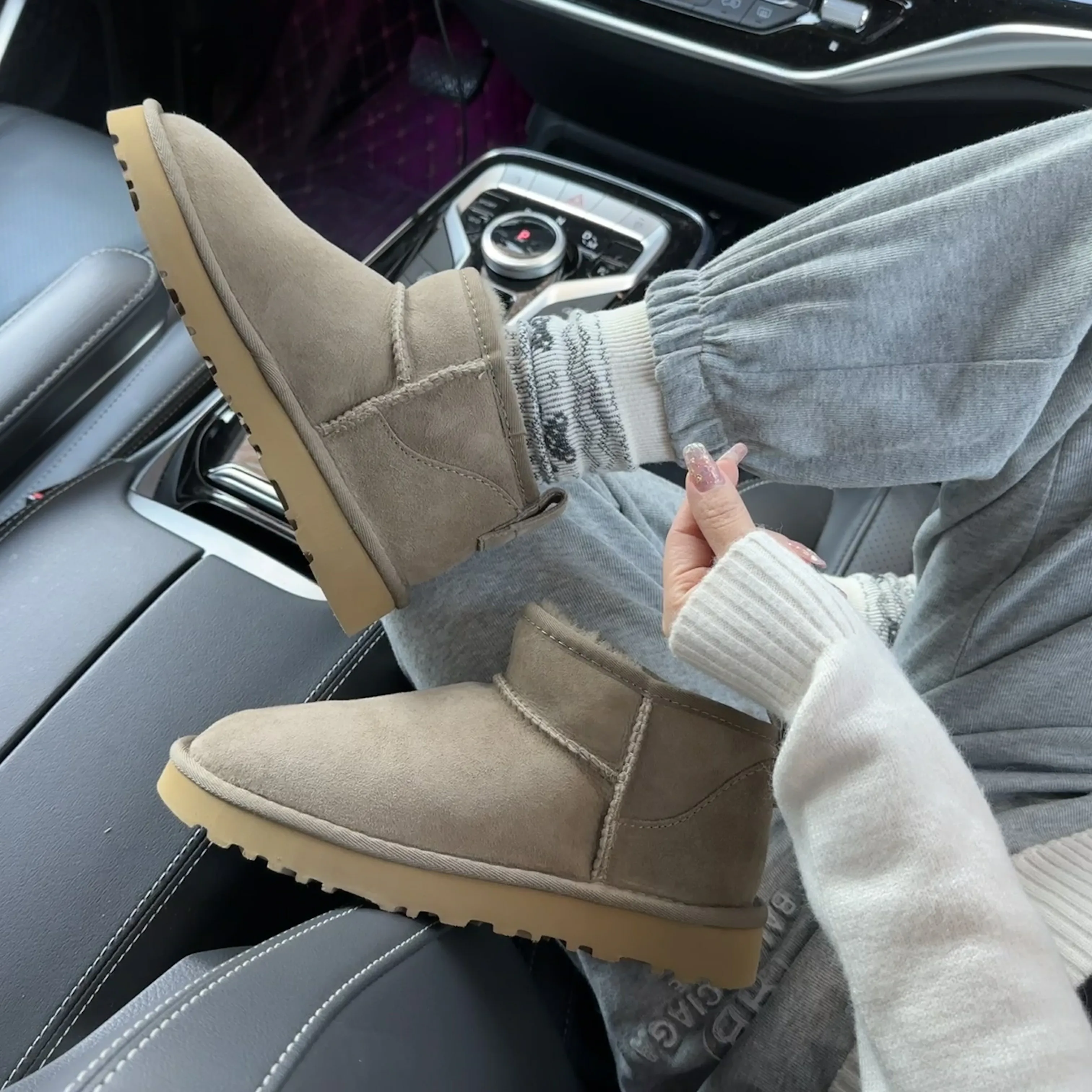 2026 New Classic mini Snow Boots. Combining Sheepskin and Genuine Leather, Winter Fashionable and Casual Warm Boots