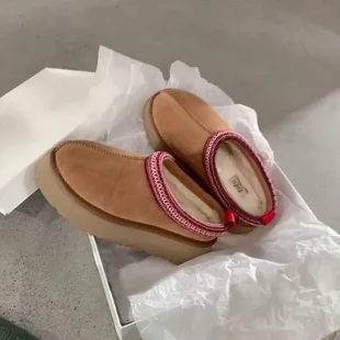 Retro British-style loafers with tassels, chunky heels, thick soles, and height-increasing features for women