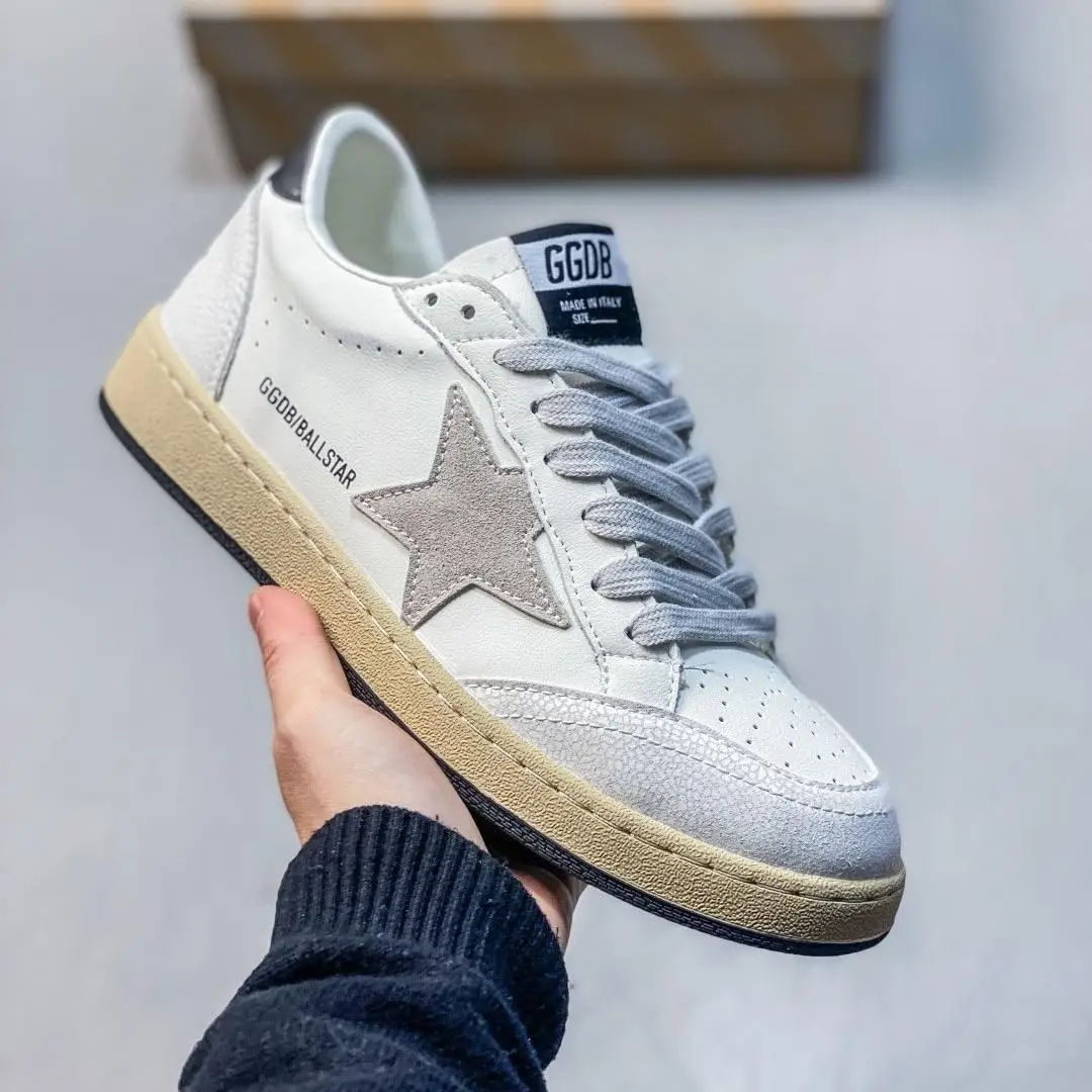 Embroidered casual dirty-style board shoes for couples, versatile everyday sport sneakers for men women, trendy trainers.