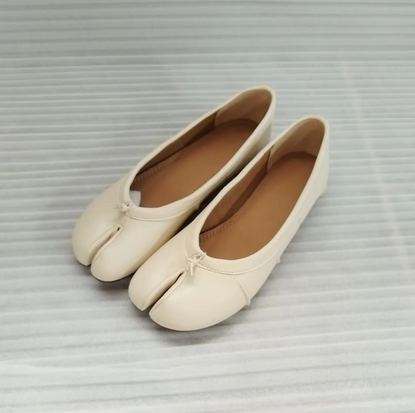 Genuine Leather Split Tabi Toe Ballet Flats Women Chinese Knot Soft Slip On Flat Walking Shoes