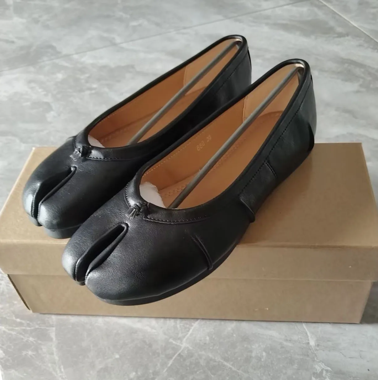 Genuine Leather Split Tabi Toe Ballet Flats Women Chinese Knot Soft Slip On Flat Walking Shoes