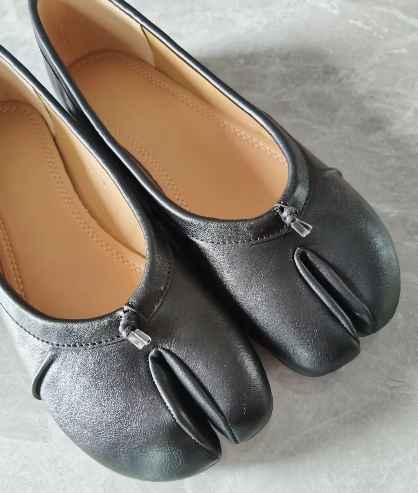 Genuine Leather Split Tabi Toe Ballet Flats Women Chinese Knot Soft Slip On Flat Walking Shoes
