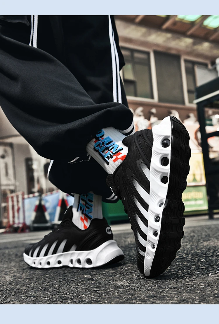 Men's Running Shoes Professional Training Lightweigt Sneakers 2025 Summer Outdoor Non-Slip Shock Absorbing Sports Tennis Shoes