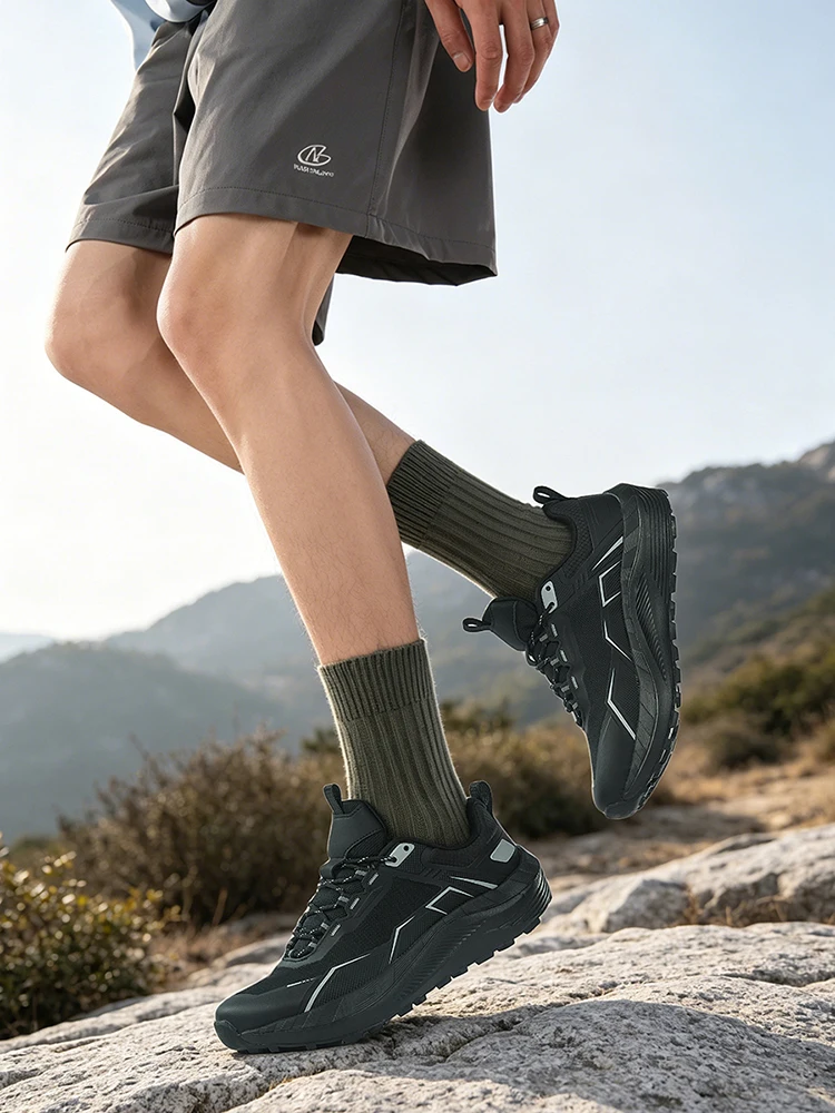 Men Sneakers Trail Running Shoes Breathable Mesh Chunky Sole Lace Up Outdoor Athletic Footwear Casual Walking Shoes