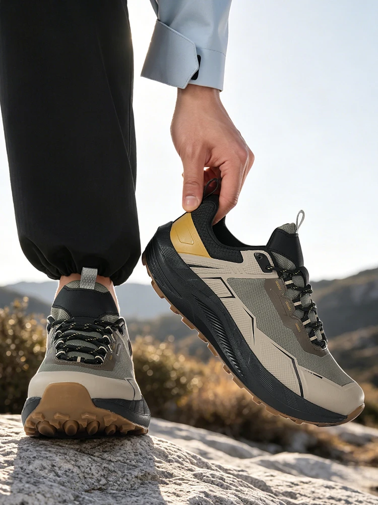 Men Sneakers Trail Running Shoes Breathable Mesh Chunky Sole Lace Up Outdoor Athletic Footwear Casual Walking Shoes