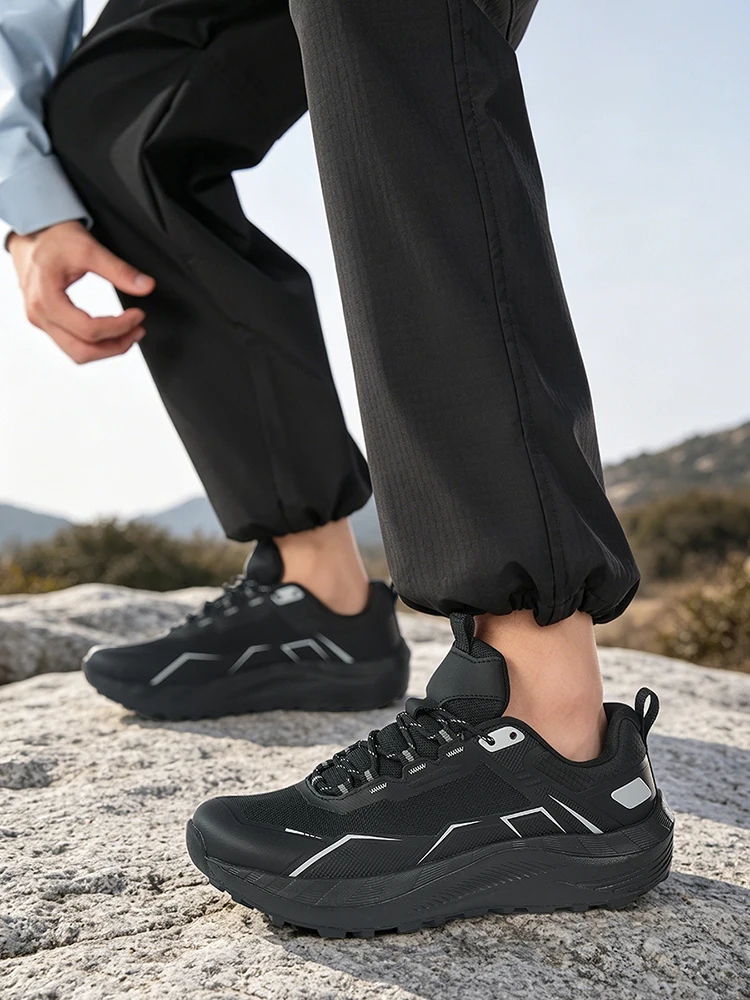 Men Sneakers Trail Running Shoes Breathable Mesh Chunky Sole Lace Up Outdoor Athletic Footwear Casual Walking Shoes