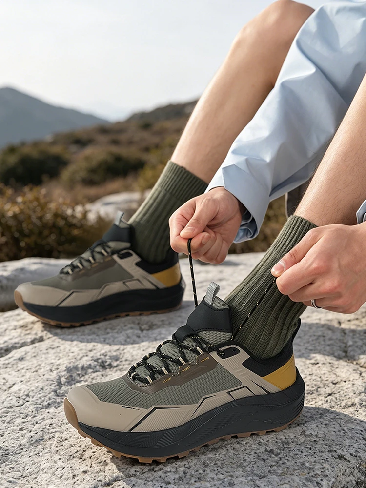 Men Sneakers Trail Running Shoes Breathable Mesh Chunky Sole Lace Up Outdoor Athletic Footwear Casual Walking Shoes