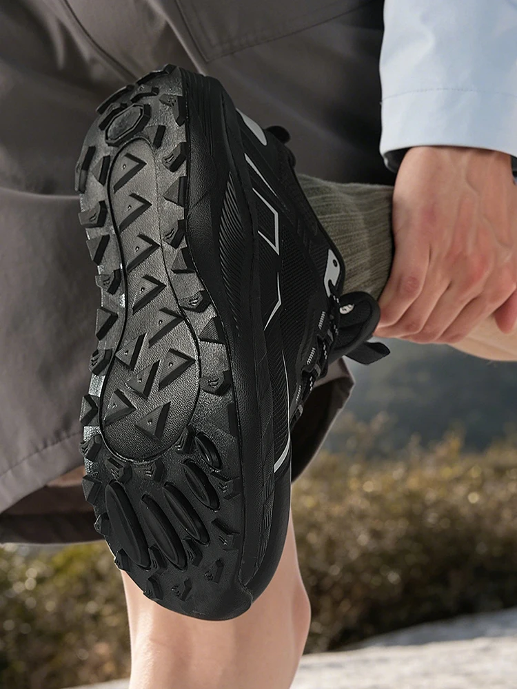 Men Sneakers Trail Running Shoes Breathable Mesh Chunky Sole Lace Up Outdoor Athletic Footwear Casual Walking Shoes