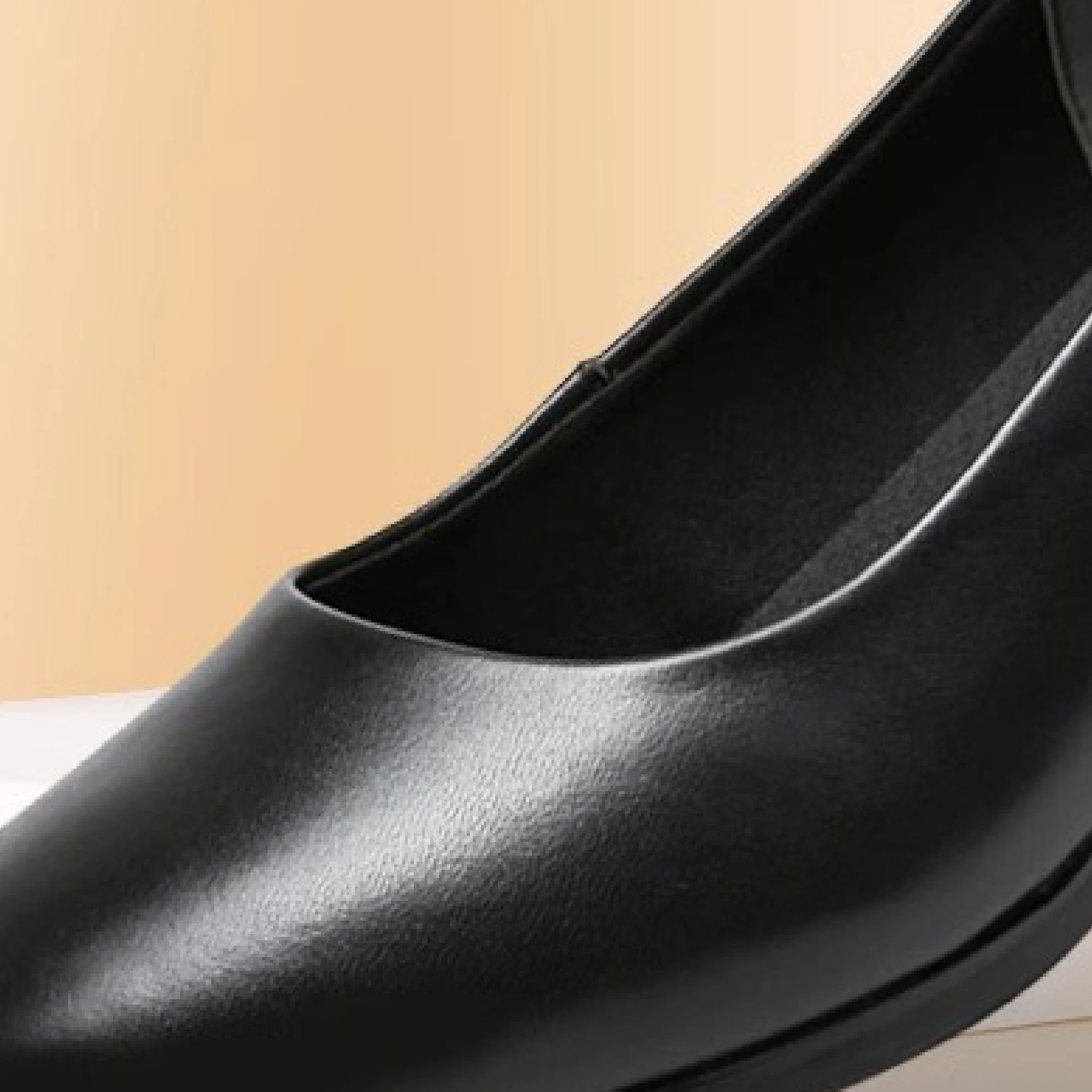Comfortable and Breathable Mid-heel Genuine Leather Shoes Ideal for Waiters Office Staff Flight Attendants and Crew Members