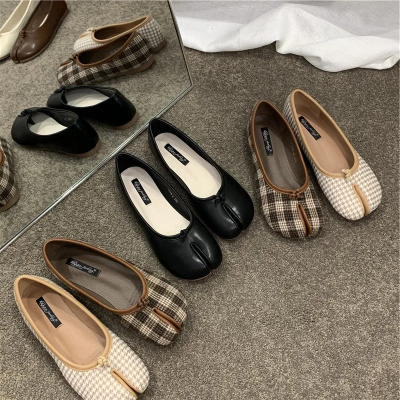 Bailamos Women Flats Tabi Ninja Shoes Woman Microfiber Leather Comfy Flats Split Toe Slippers Soft Bottom Loafers Solid Brief La