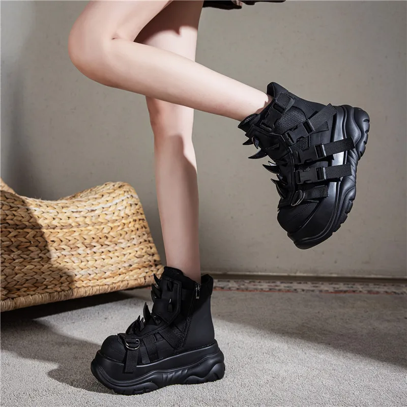 2025 New Women Genuine Leather Punk Muffin Platform Sports Retro Rivet Heavy Metal Short Boots
