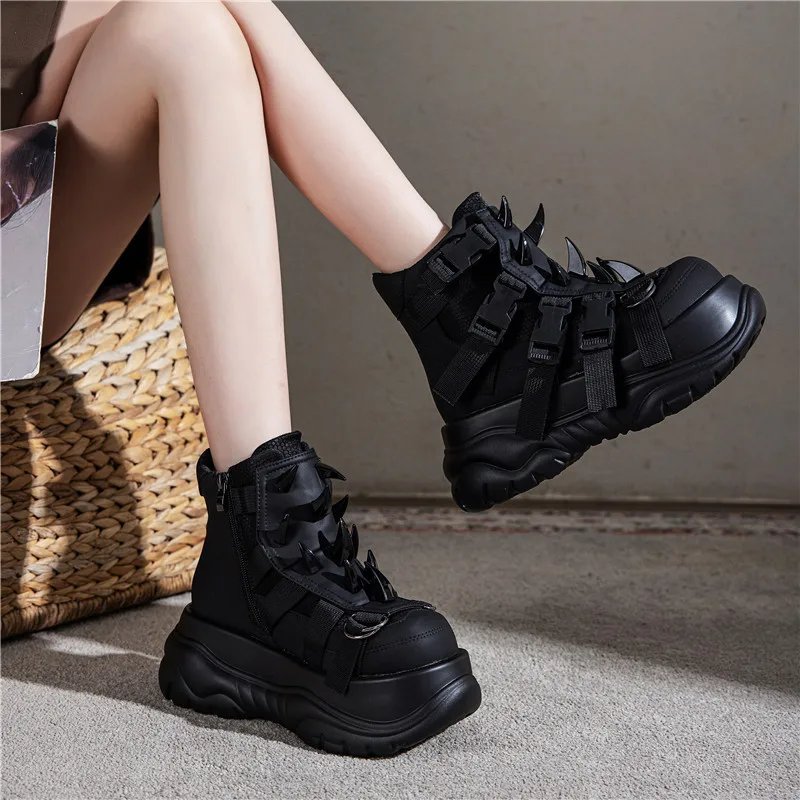 2025 New Women Genuine Leather Punk Muffin Platform Sports Retro Rivet Heavy Metal Short Boots