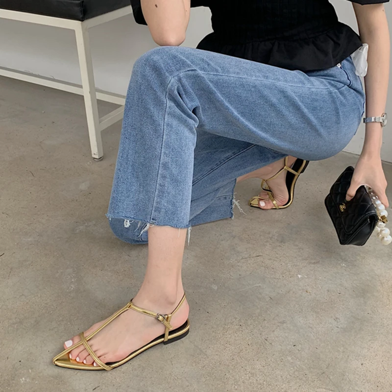 SUOJIALUN 2025 New Brand Women Sandal Fashion Narrow Band Flat Heel Ladies Gladiator Shoes Pointed Toe Ankle Buckle Zapatos Muje