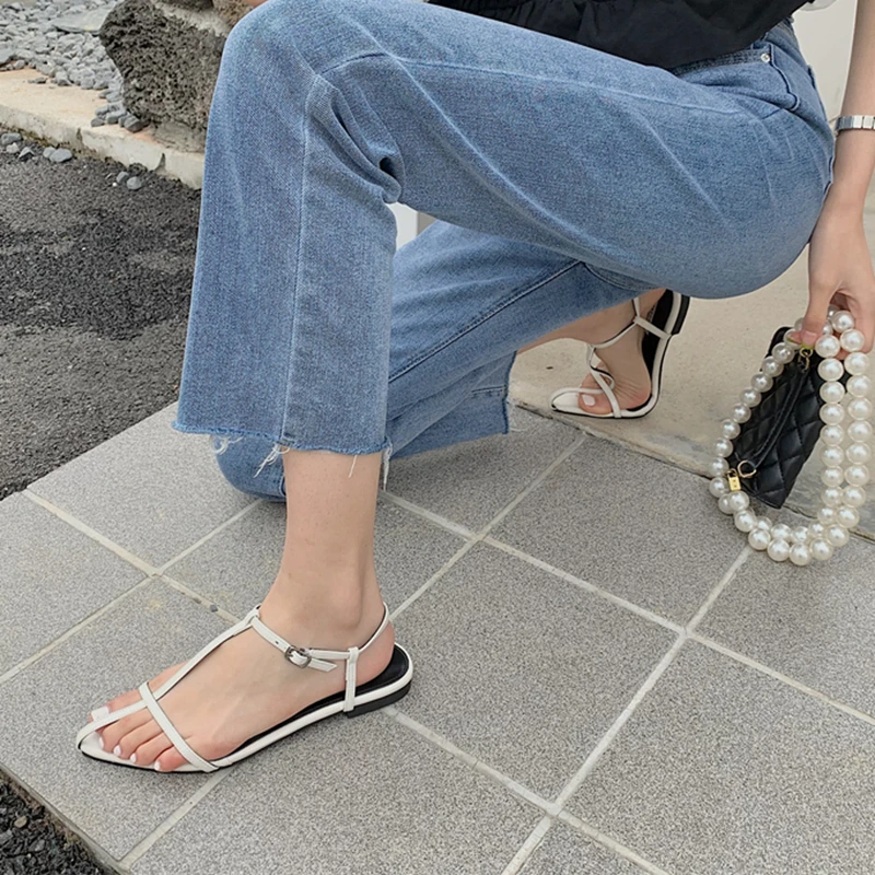 SUOJIALUN 2025 New Brand Women Sandal Fashion Narrow Band Flat Heel Ladies Gladiator Shoes Pointed Toe Ankle Buckle Zapatos Muje