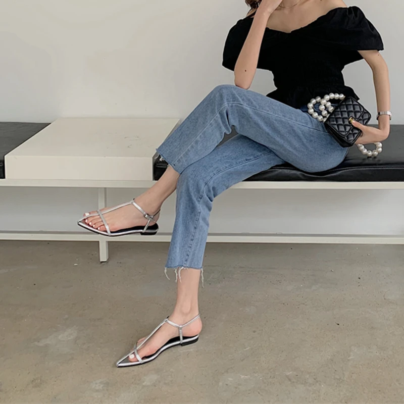 SUOJIALUN 2025 New Brand Women Sandal Fashion Narrow Band Flat Heel Ladies Gladiator Shoes Pointed Toe Ankle Buckle Zapatos Muje