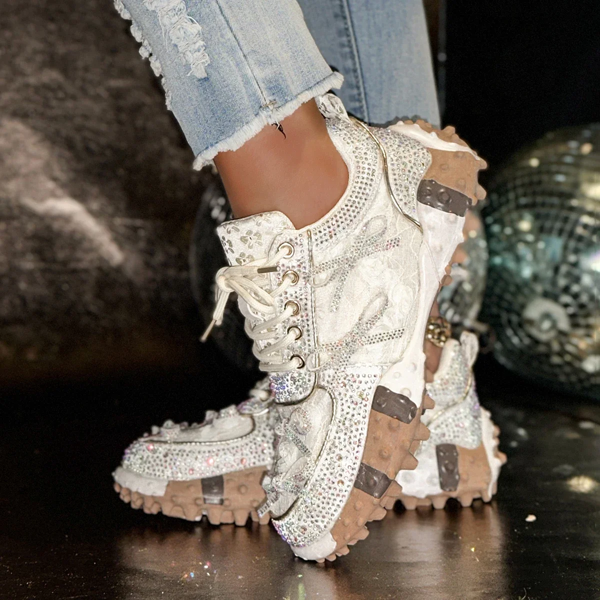 Women's Fluorescence Luxury Sneakers Thick Bottom Comfortable Ladies Outdoors Casual Walking Trainers Couple Vulcanized Shoes