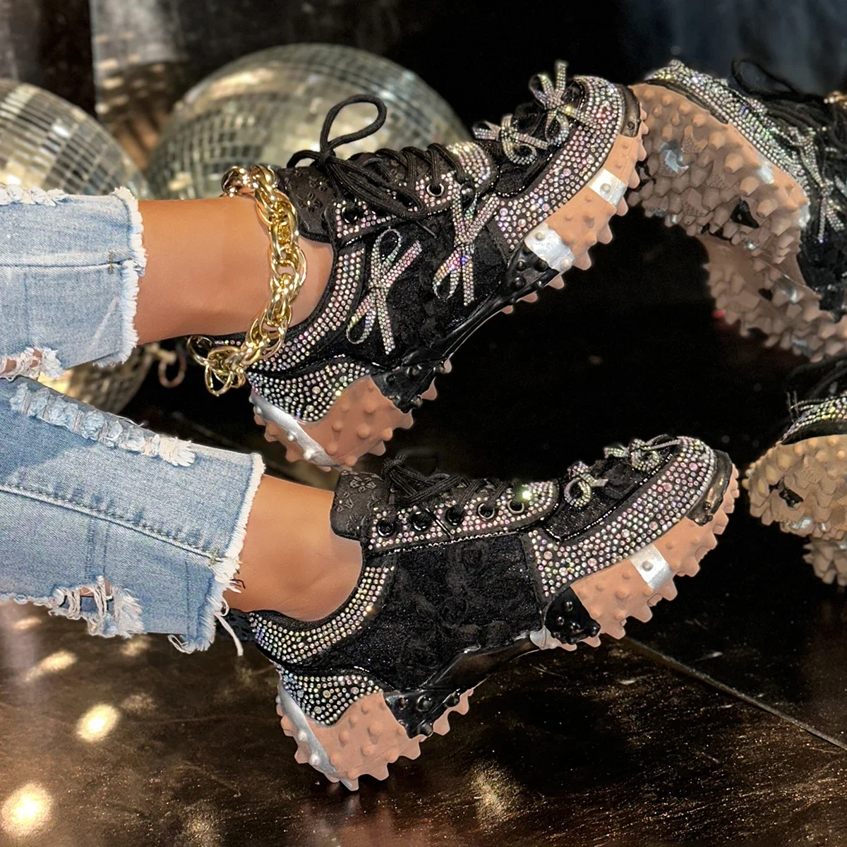 Women's Fluorescence Luxury Sneakers Thick Bottom Comfortable Ladies Outdoors Casual Walking Trainers Couple Vulcanized Shoes