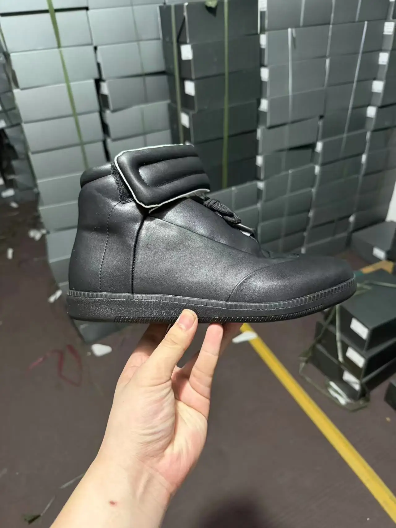 2026 Classic Versatile Leather Men's Youth Flat Casual Sports Retro New German Training Sneakers Luxury Shoes