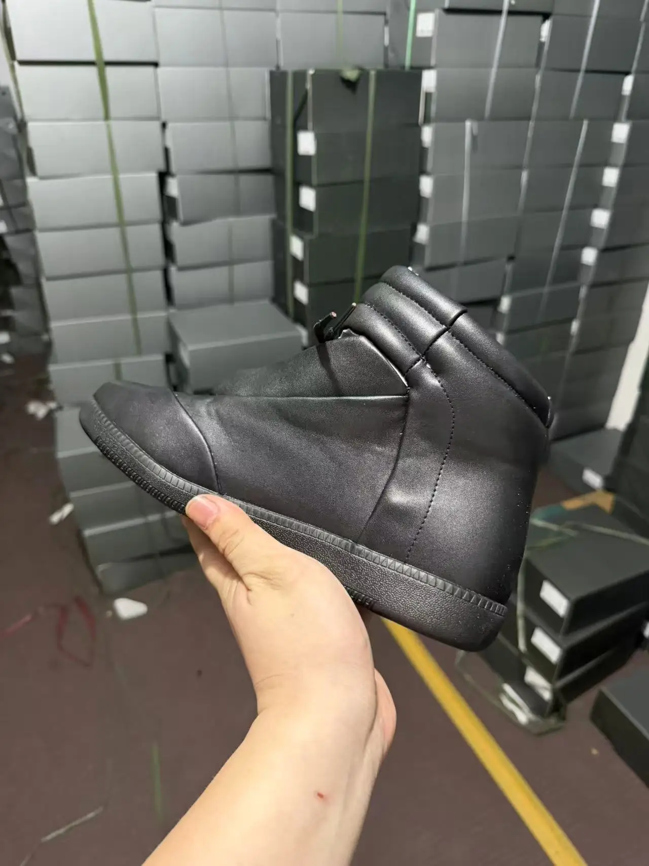 2026 Classic Versatile Leather Men's Youth Flat Casual Sports Retro New German Training Sneakers Luxury Shoes