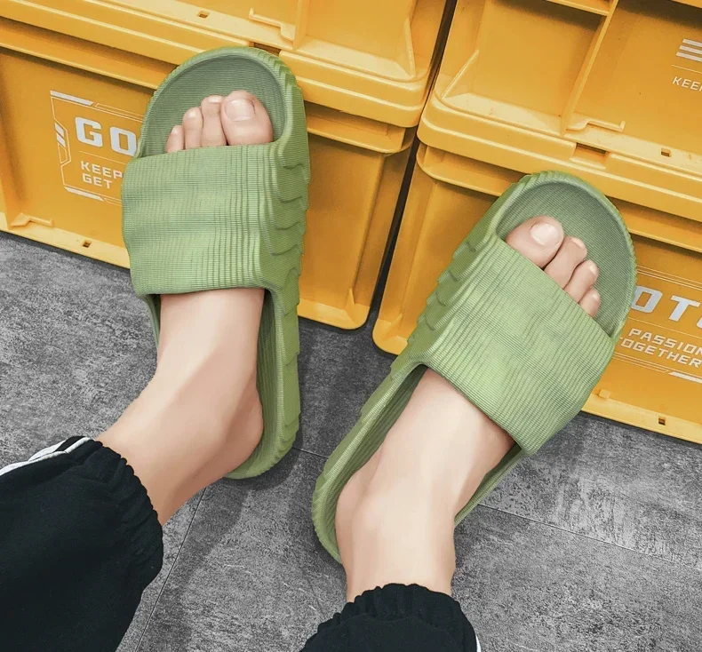 Unisex Couple Summer Soft Home Slippers Non‑Slip Flat Solid‑Color Sandals Flip‑Flops for Men Women Indoor Bathroom Hotel Household Footwear