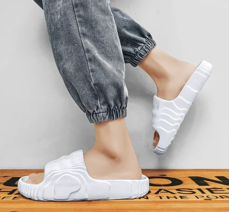 Unisex Couple Summer Soft Home Slippers Non‑Slip Flat Solid‑Color Sandals Flip‑Flops for Men Women Indoor Bathroom Hotel Household Footwear