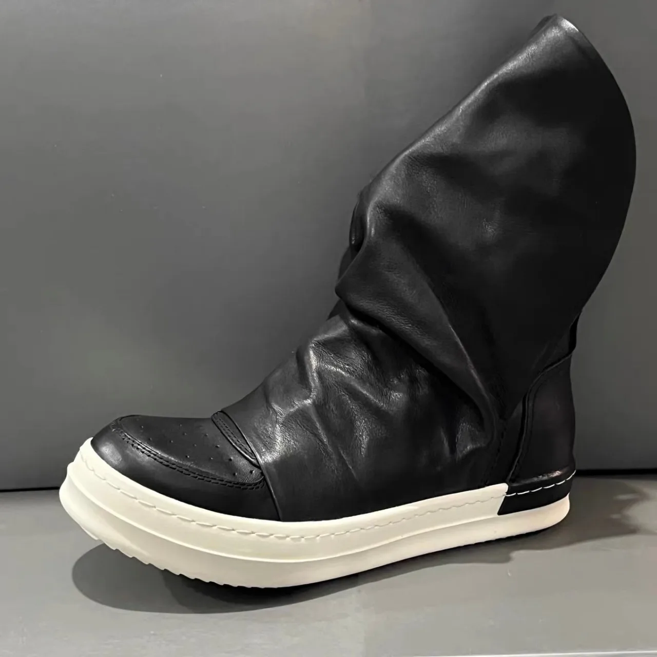 Men High Top Causal Shoes Luxury Pleated Design Genuine Leather Handmade High Quality Short Boots Women Personality Street Shoes