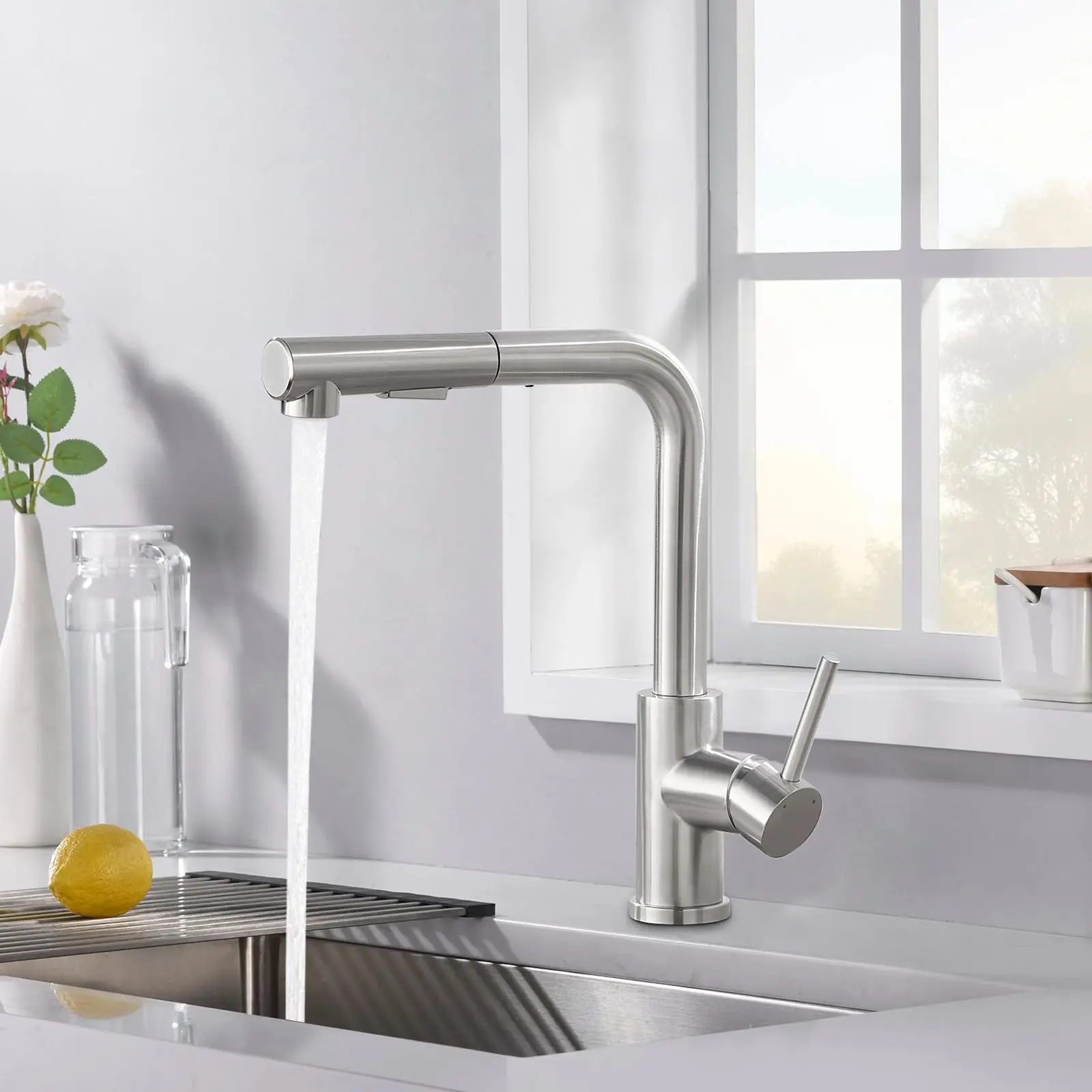 Pull Out Kitchen Faucet,360°Swivel Kitchen Faucet with Extendable Shower,High Pressure Sink Faucet with 2 Spray Modes