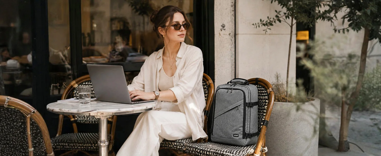 Kono Cabin bag 40x20x25 cm for Ryanair Under Seat hand luggage Backpack, Cabin Size 20L Black Minimalist