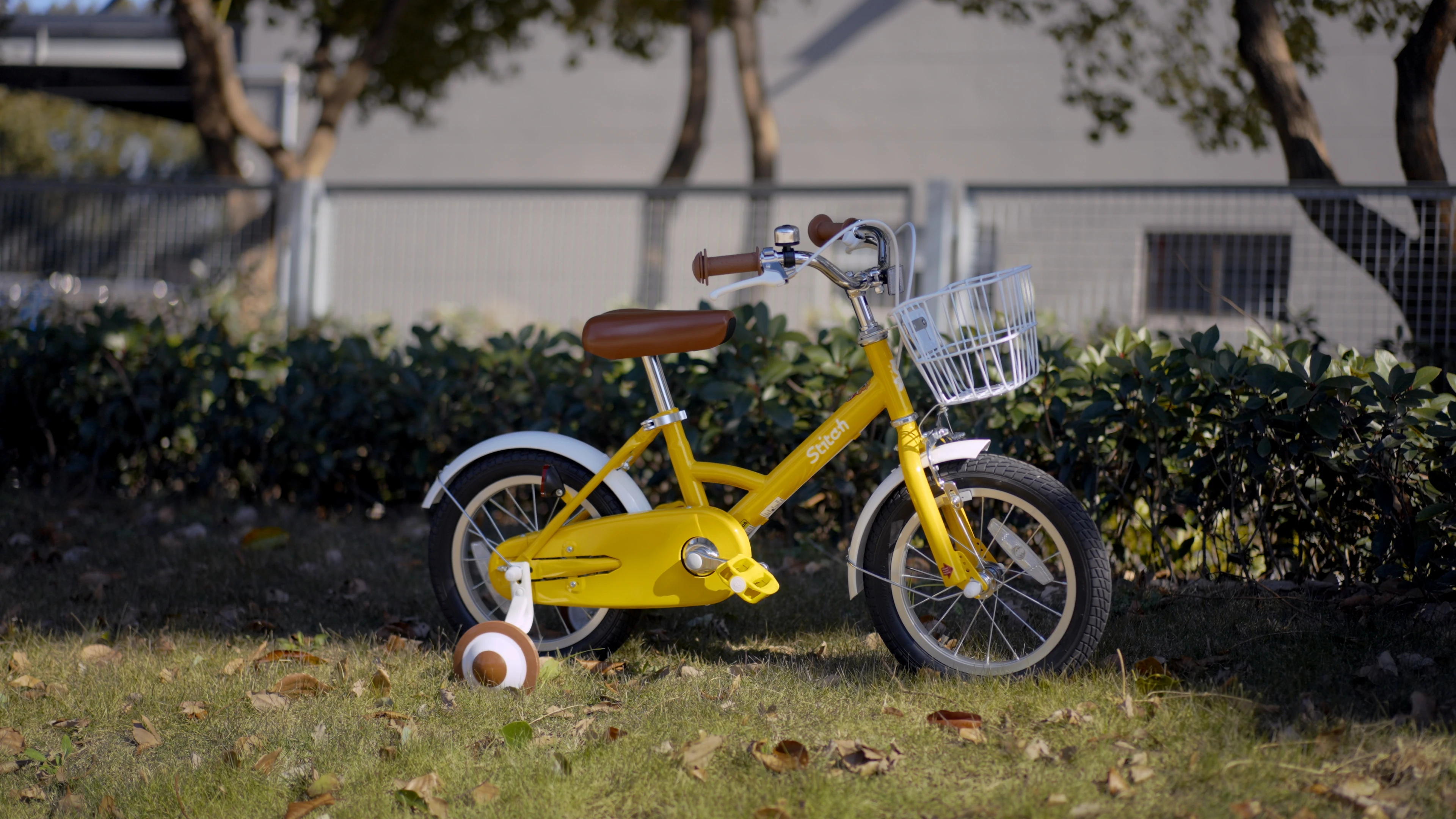 STITCH 12/16/18 inch children's bike with basket, mudguards, full chain case & training wheels, kid's gift