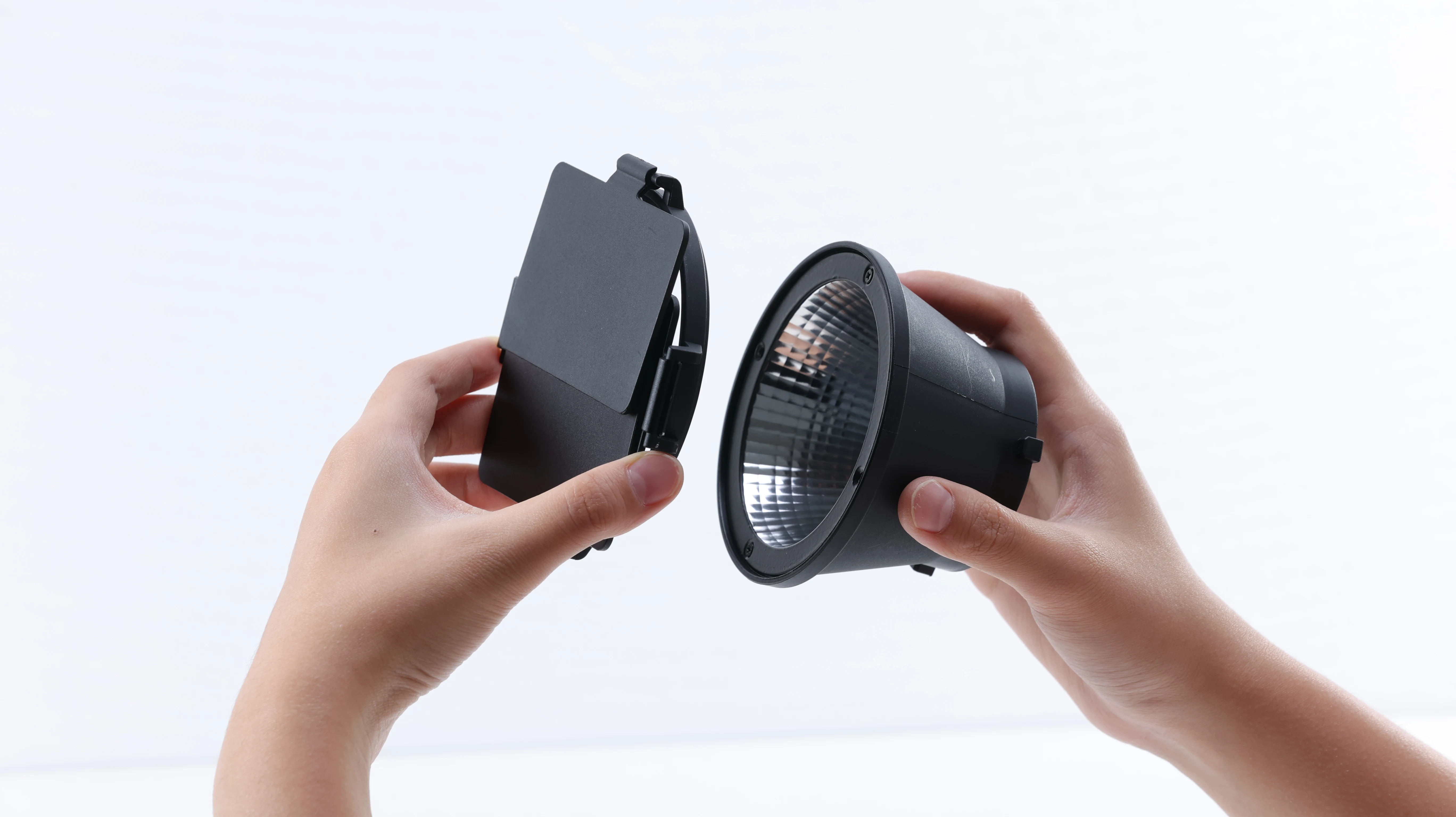 COLBOR W100R Kit 100W 2700-6500K RGBWW Led Video Light with Battery Built-in NFC for Camera Studio Photography Fill Lamp