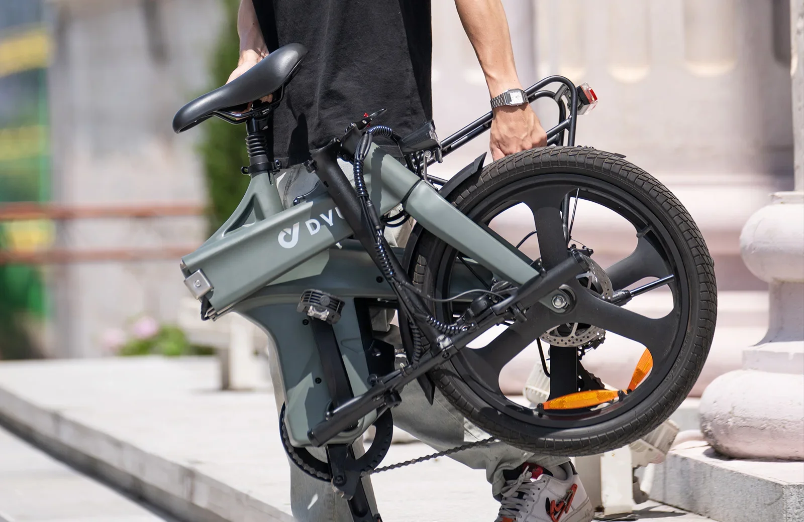 DYU T1 E Bike 250W Brushless Motor 36V10AH Lithium Battery Magnesium Alloy Electric Bike Adult 20-in Tire Fold Electric Bicycle