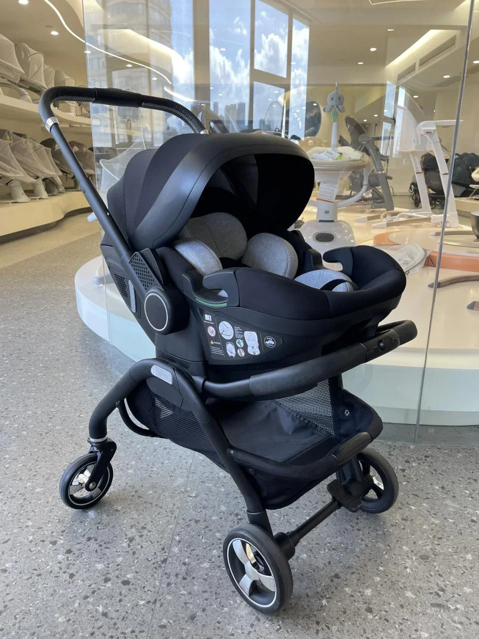 3 in 1 Newborn Baby Stroller Portable Child Car Seat Luxury Baby Stroller Foldable Baby Carriage Two-way Adjustable Armrests