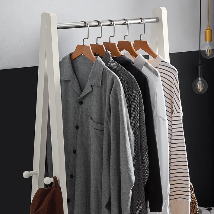 SoBuy FRG59-W dresses stand with 2 shelves, Modern Hanging Bar & Freestanding dresses stand for Bedroom & Hallway White