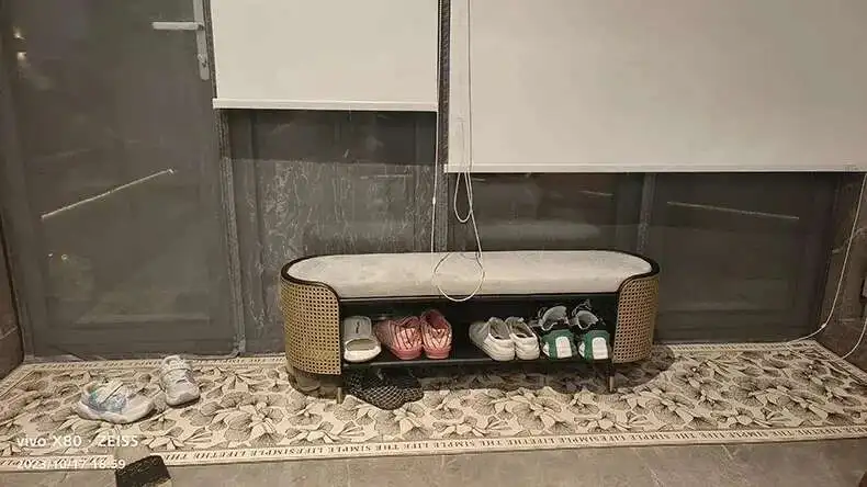 Modern Simple Ottoman for Entrance Hall Long Hollow with Cushion Stools Light Luxury Metal Household Hallway Ottoman for Hotel H