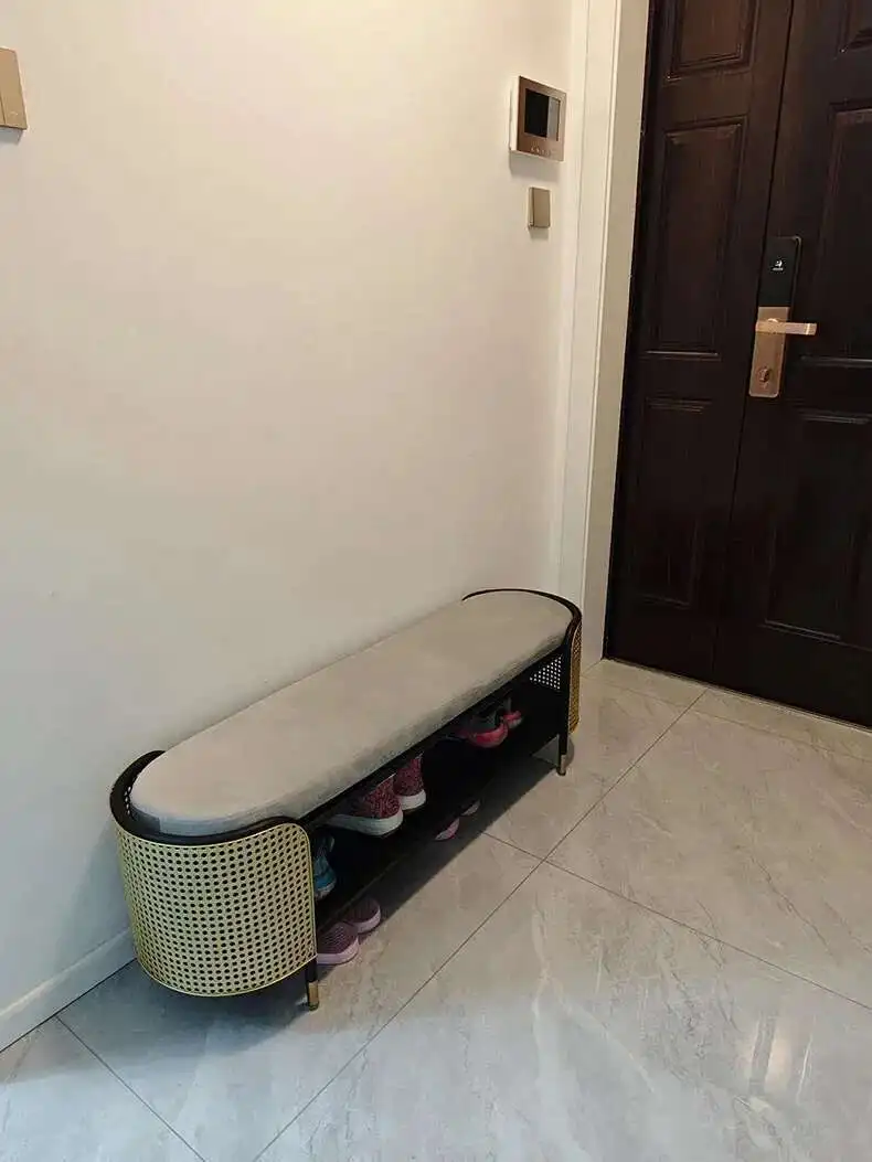 Modern Simple Ottoman for Entrance Hall Long Hollow with Cushion Stools Light Luxury Metal Household Hallway Ottoman for Hotel H