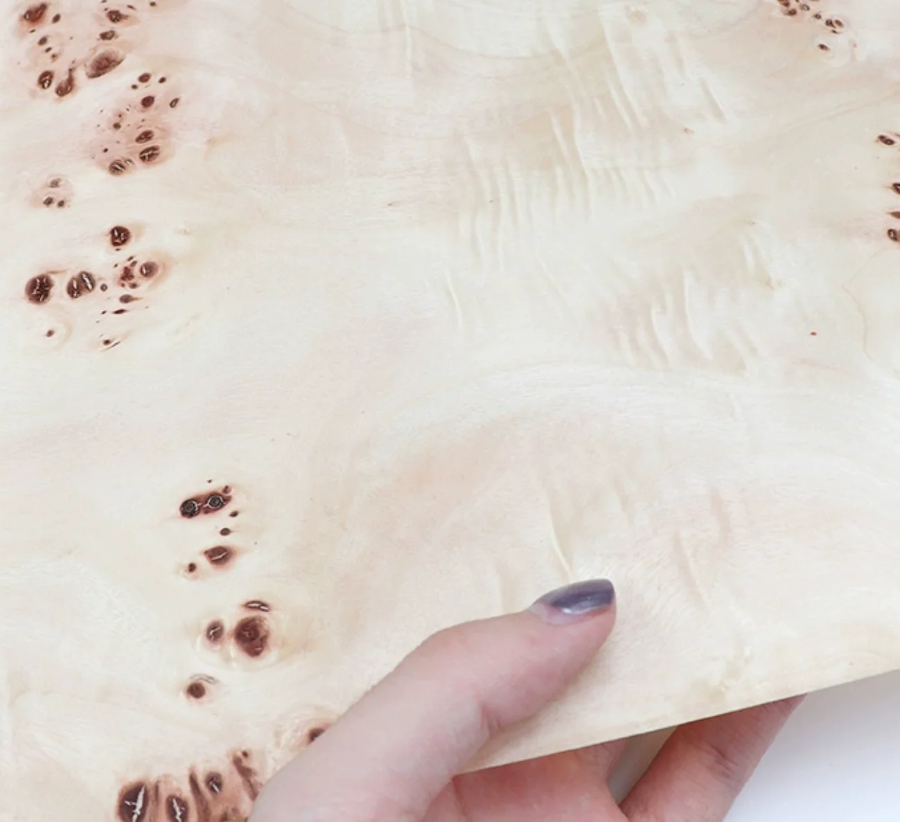 Length:1.6meters Width:230mm T:0.25mm Naturally White Poplar Tumor Wood Veneer Sheets Guitar Skateboard Backpack Decoration